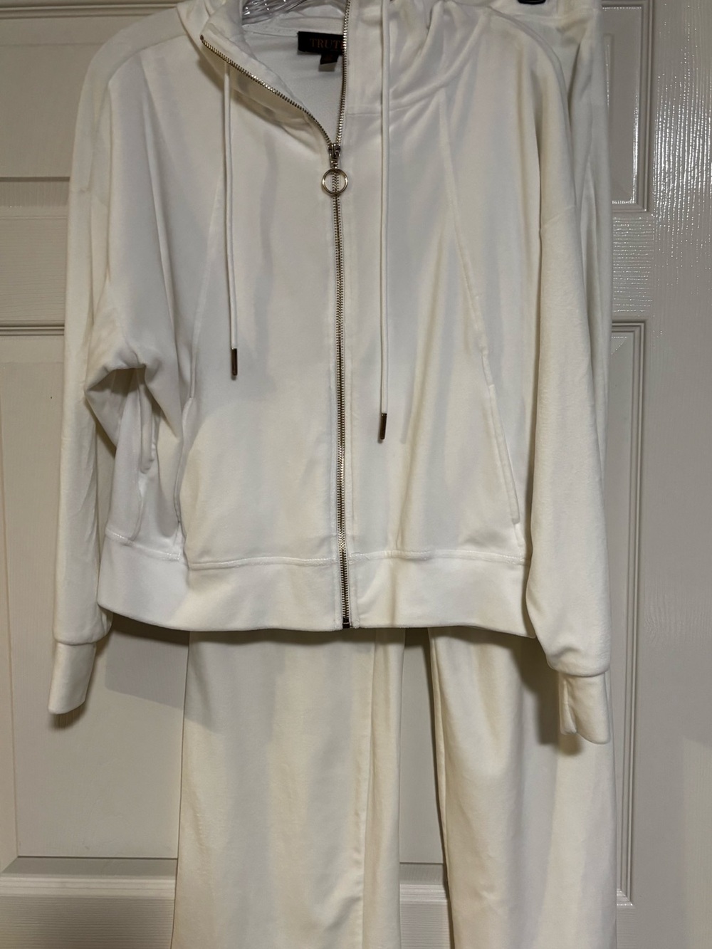 Women’s Truth 2 Piece Velour Tracksuit set